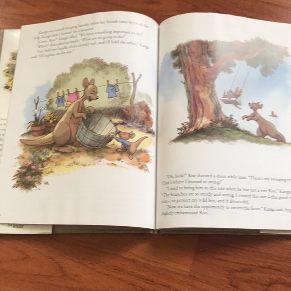 Winnie the Pooh Storybook Collection - Picture 8 of 11